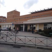 Zona exterior de urgencias del Hospital madrileño 12 de Octubre