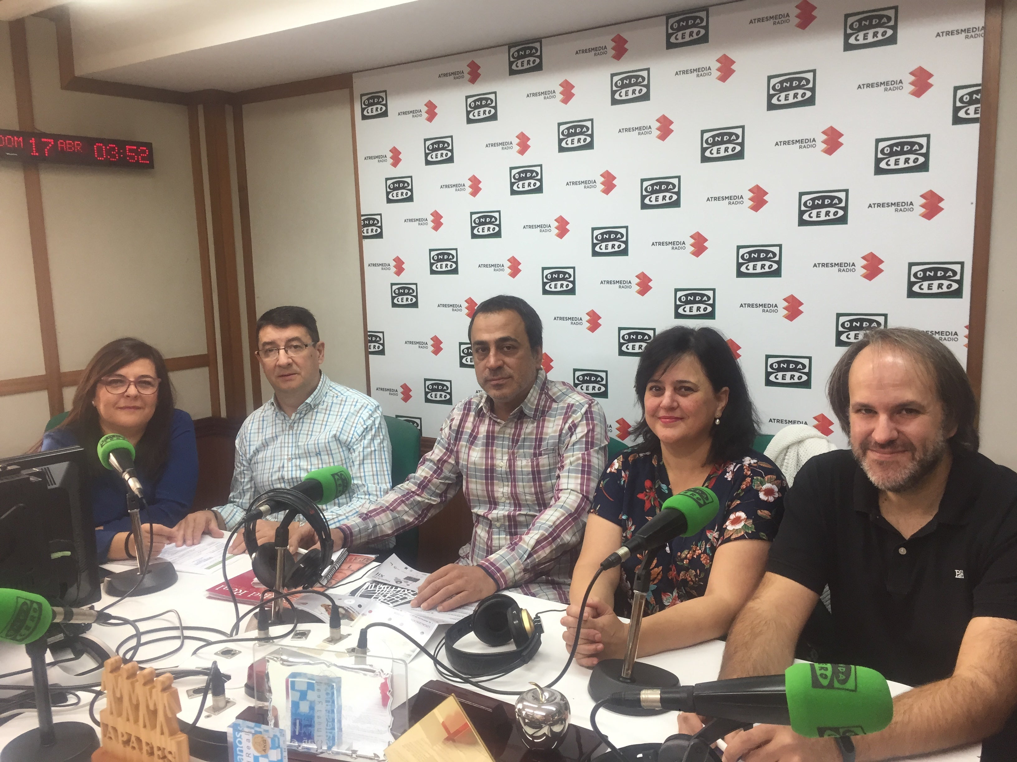 Buscando Empleo Buscando Empleo