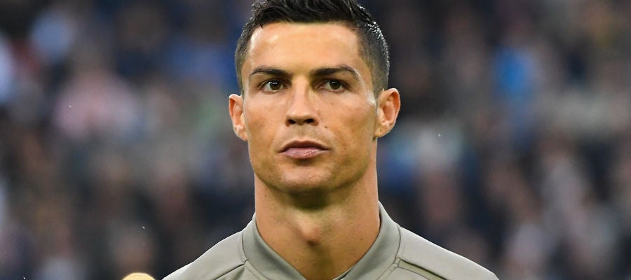 Cristiano Ronaldo, pensativo antes de un partido con la Juve Cristiano Ronaldo, pensativo antes de un partido con la Juve