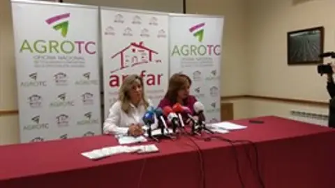 Lola Merino y Mariani Cifuentes durante la rueda de prensa Lola Merino y Mariani Cifuentes durante la rueda de prensa