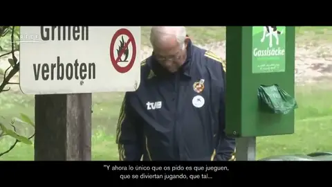 El emotivo homenaje de la RFEF a Luis Aragonés diez años después de la Euro El emotivo homenaje de la RFEF a Luis Aragonés diez años después de la Euro