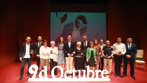 Premiados en el 9 d'Octubre en Elche con miembros de la Corporación Premiados en el 9 d'Octubre en Elche con miembros de la Corporación
