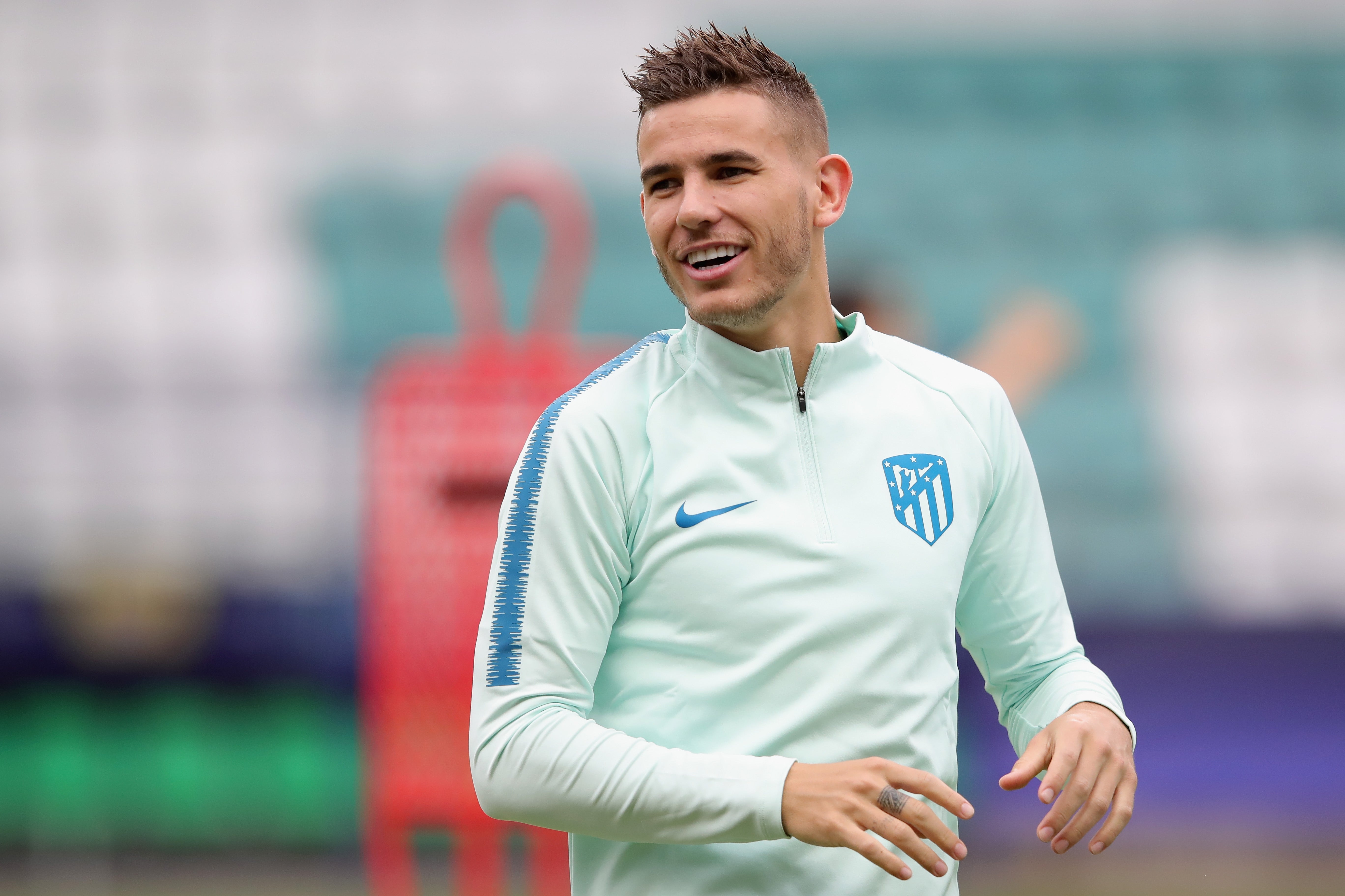 Uli Hoeness: "Si se da la oportunidad pagaremos la cláusula de Lucas Hernández" Uli Hoeness: "Si se da la oportunidad pagaremos la cláusula de Lucas Hernández"