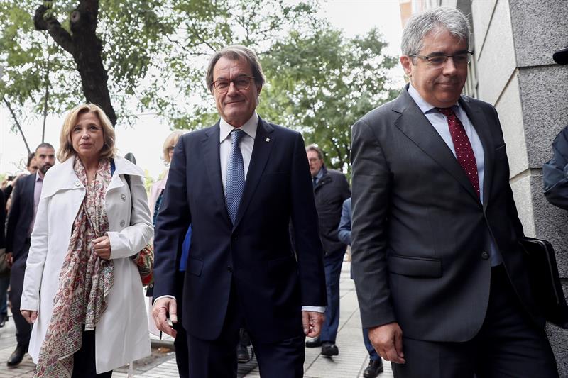 Artur Mas: "Si tan grave fue el delito del 9N, por qué no lo pararon jueces y fiscales" Artur Mas: "Si tan grave fue el delito del 9N, por qué no lo pararon jueces y fiscales"