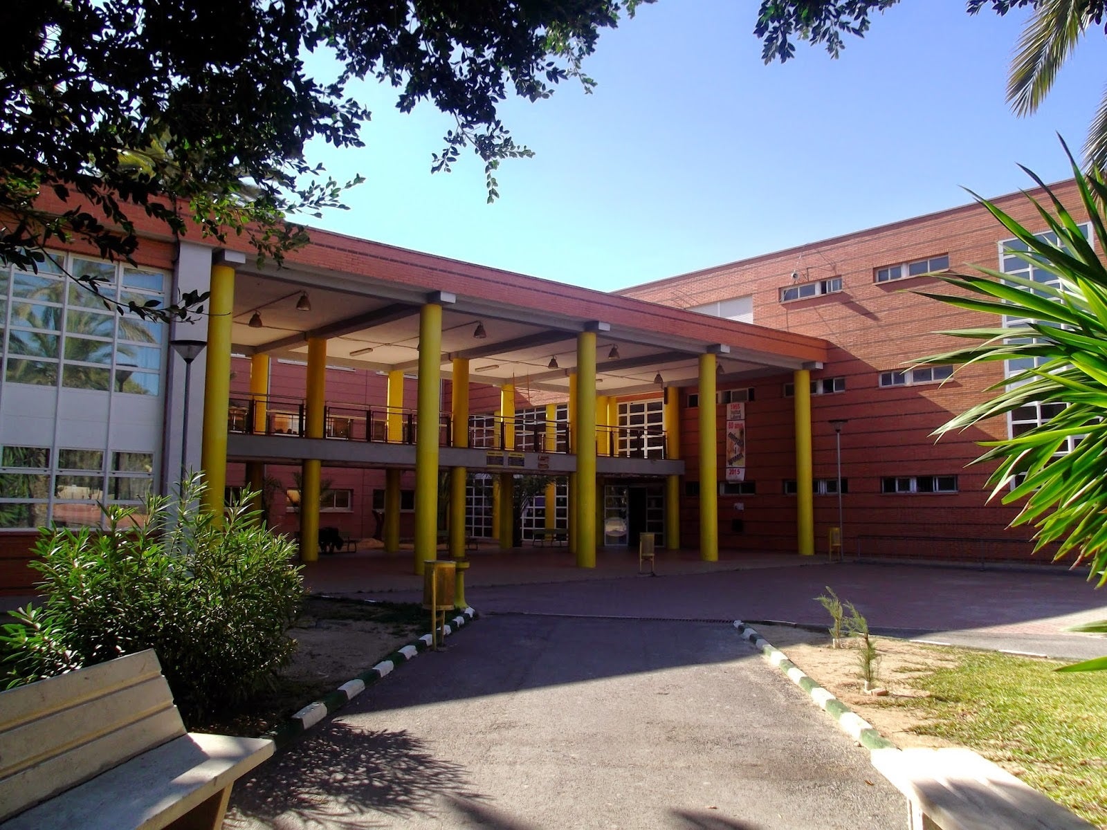 Tres institutos de Elche prevén tener para septiembre 'aulas industria 5.0' Tres institutos de Elche prevén tener para septiembre 'aulas industria 5.0'