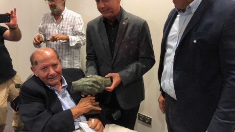 El exsecretario general de UGT en Alicante, Javier Cabo, tras recibir un reconocimiento de UGT-PV