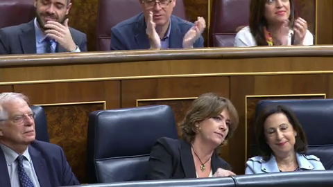 Gritos de "dimisión, dimisión" a Dolores Delgado durante la Sesión de Control en el Congreso Gritos de "dimisión, dimisión" a Dolores Delgado durante la Sesión de Control en el Congreso
