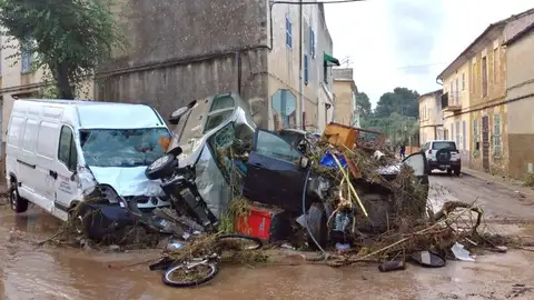 Noticias 2 Antena 3 (11-10-18) Hallan los cadáveres de la pareja alemana desaparecida en las inundaciones en Mallorca Noticias 2 Antena 3 (11-10-18) Hallan los cadáveres de la pareja alemana desaparecida en las inundaciones en Mallorca