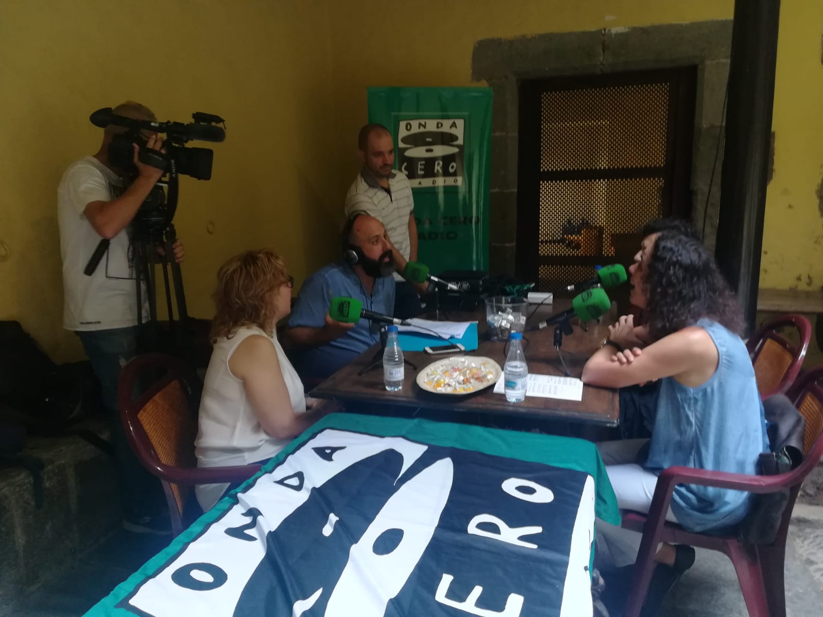 Historia Canario Americana, Gastronomía tradicional, Charlas de género, y hasta Pitingo. Todo cabe en la Casa de Colón. Gran Canaria en La Onda, en Directo Historia Canario Americana, Gastronomía tradicional, Charlas de género, y hasta Pitingo. Todo cabe en la Casa de Colón. Gran Canaria en La Onda, en Directo