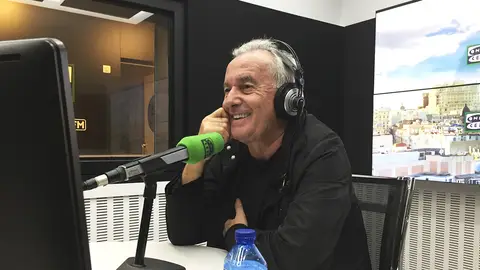 Víctor Manuel Entrevista en Julia en la onda