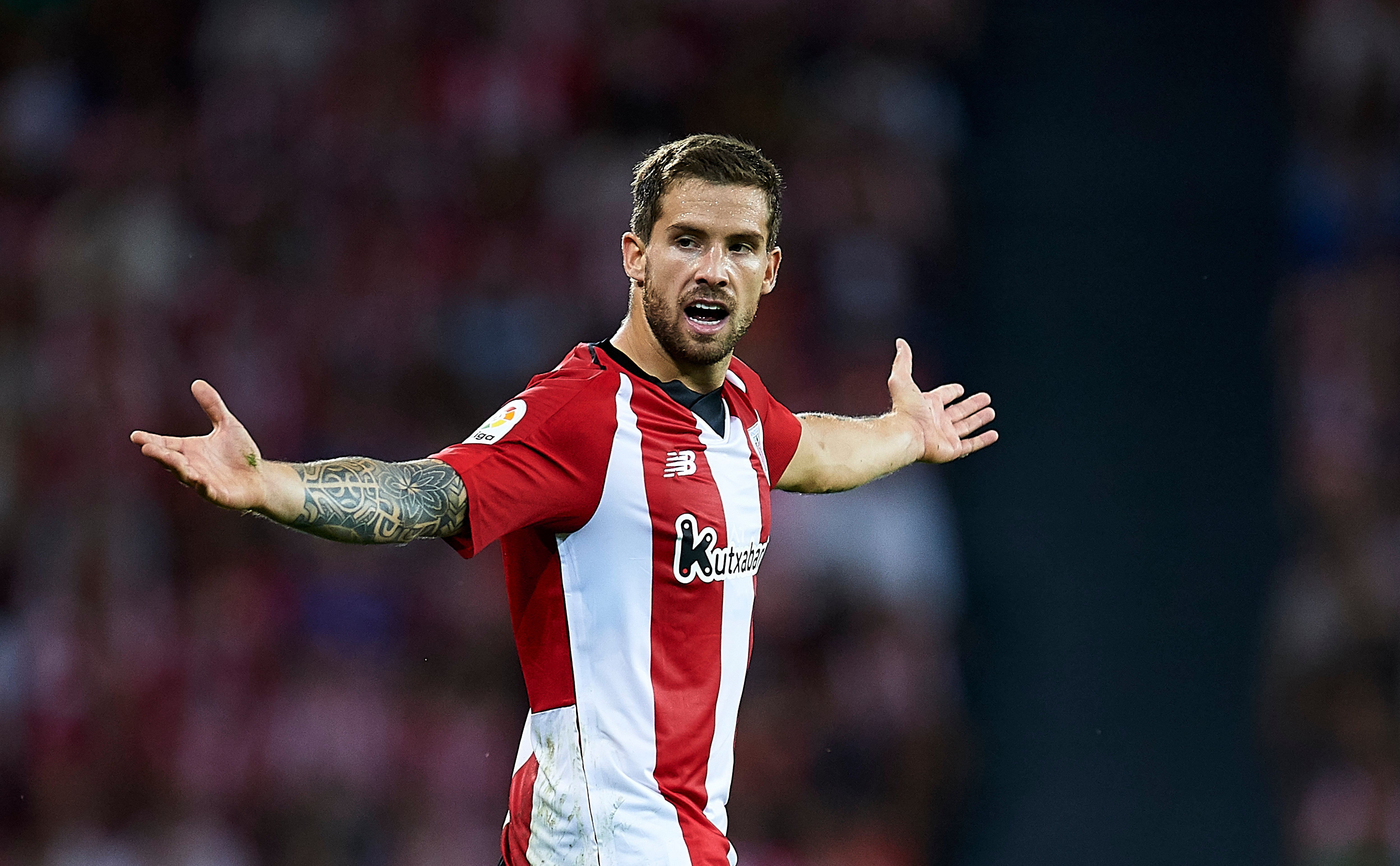 Íñigo Martínez: "El partido ante el Barça hay que afrontarlo con ganas para que vaya bien" Íñigo Martínez: "El partido ante el Barça hay que afrontarlo con ganas para que vaya bien"