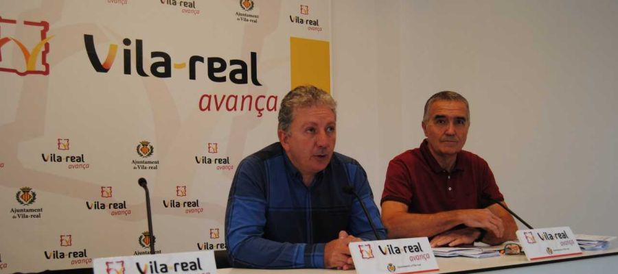 El regidor d´Esports Javier Serralvo i el tècnic del SME José Ramón Cantavella durant la seva compareixença. El regidor d´Esports Javier Serralvo i el tècnic del SME José Ramón Cantavella durant la seva compareixença.