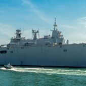 El portaeronaves Juan Carlos I llega a Motril 