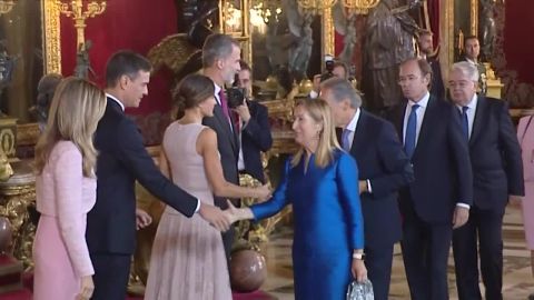 Pedro S&aacute;nchez junto a los reyes en el Palacio Real