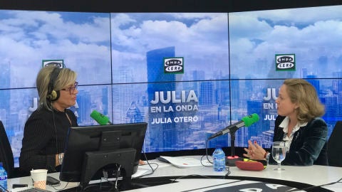 Julia Otero entrevista a Nadia Calviño en Julia en la onda 