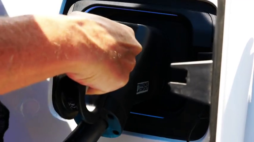 Repsol gestionará la red de 65 electrolineras de la Diputación de Cáceres que pasarán a ser de pago Repsol gestionará la red de 65 electrolineras de la Diputación de Cáceres que pasarán a ser de pago