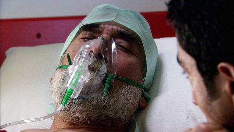 Ezel ve a su padre cuando est&aacute; a punto de morir
