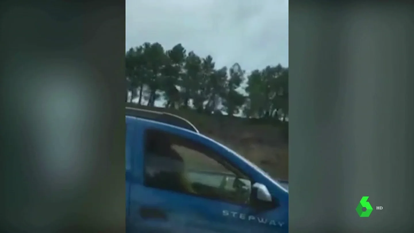 Una pareja mantiene relaciones sexuales al volante mientras circulaba por la carretera AP-6 Una pareja mantiene relaciones sexuales al volante mientras circulaba por la carretera AP-6