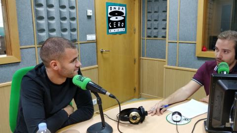 Hoy Jos&eacute; Antonio Rivas entrevista al jugador del C&aacute;diz CF Ager Aketxe.