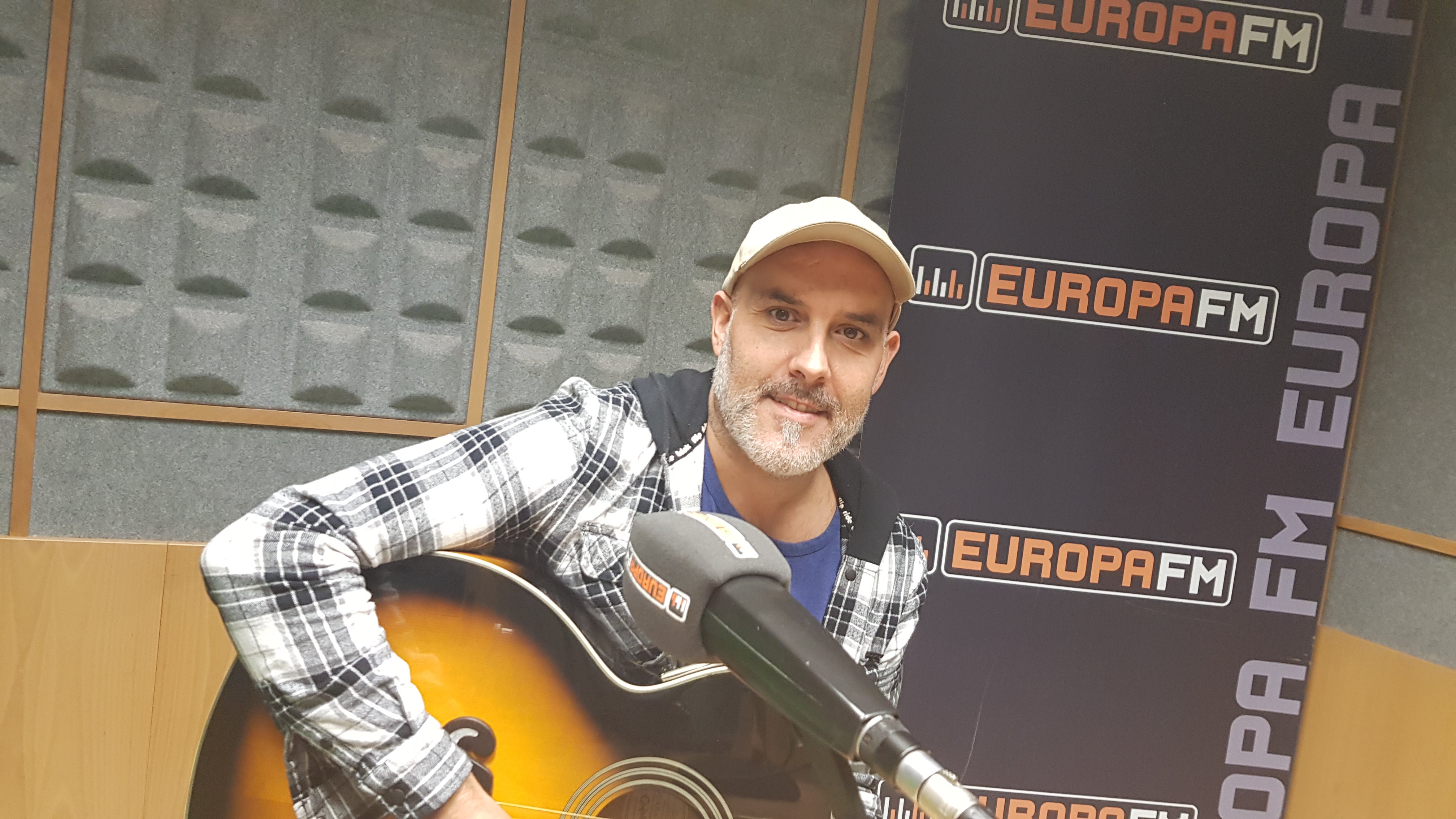 Fran Teno nos presenta sus nuevas canciones Fran Teno nos presenta sus nuevas canciones