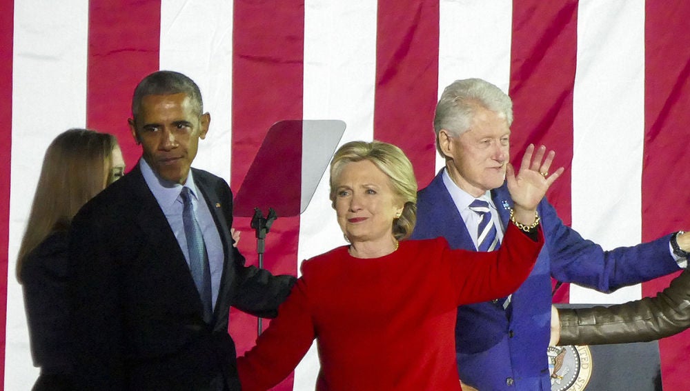 Barack Obama con Hillary y Bill Clinton