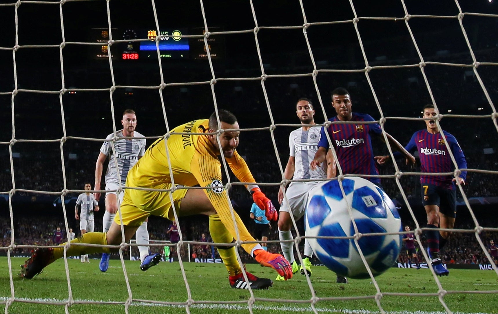 Barça 2-0 Inter | Alba y Rafinha se disfrazan de Messi y dan una victoria antes del Clásico Barça 2-0 Inter | Alba y Rafinha se disfrazan de Messi y dan una victoria antes del Clásico