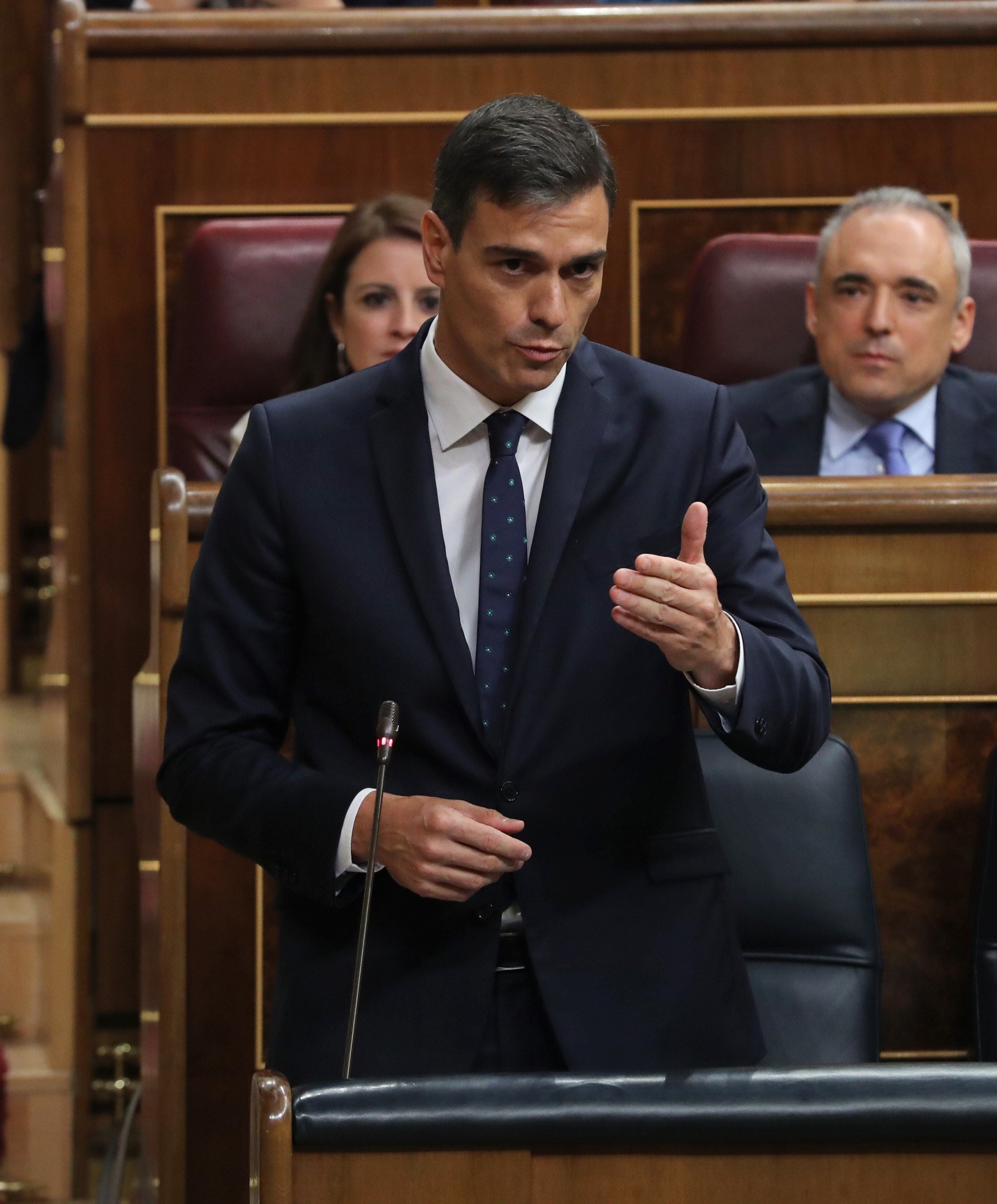 Amón: "¿Habéis asimilado que el presidente es Sánchez pero que Pedro Sánchez es una persona diferente desde que es presidente?" Amón: "¿Habéis asimilado que el presidente es Sánchez pero que Pedro Sánchez es una persona diferente desde que es presidente?"