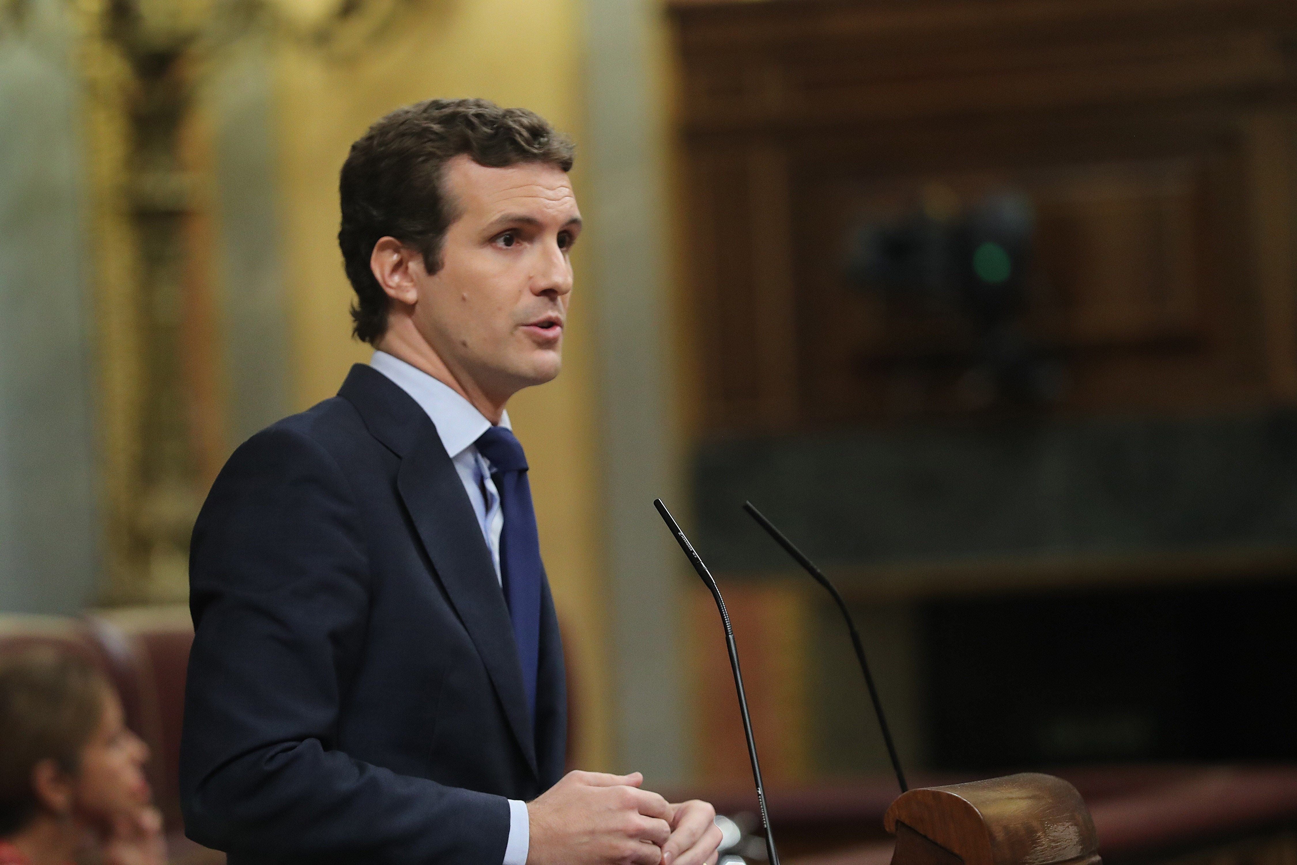 Casado acusa a Sánchez de ser "partícipe y responsable" de un golpe de Estado Casado acusa a Sánchez de ser "partícipe y responsable" de un golpe de Estado