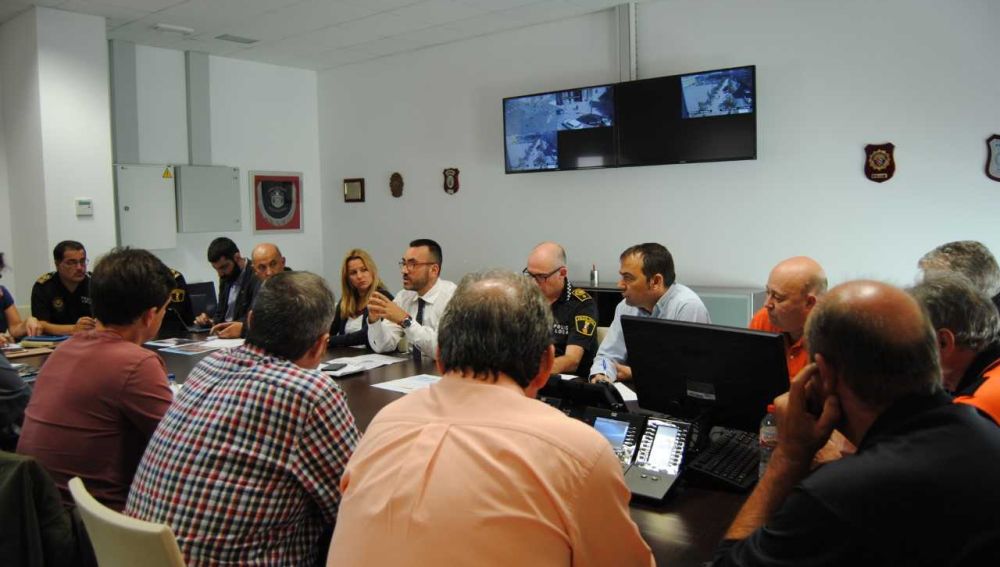 L´alcalde de Vila-real José Benlloch ha presidit la reunió del gabinet  de crisi per les pluges. 