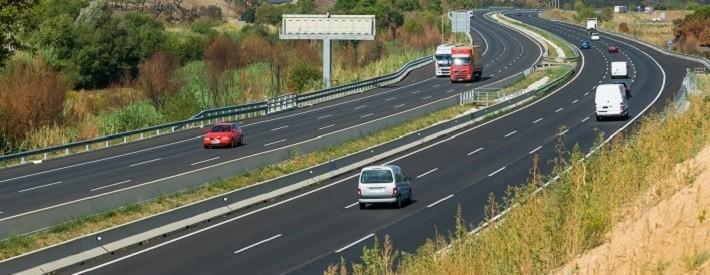 Los transportistas anuncian movilizaciones si el Gobierno no rectifica en su decisión de prohibirles circular por la N-340 Los transportistas anuncian movilizaciones si el Gobierno no rectifica en su decisión de prohibirles circular por la N-340