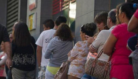 Sube el paro en Enero en 6776 personas pero baja en términos interanuales en 14.277 personas en la Comunitat Valenciana Sube el paro en Enero en 6776 personas pero baja en términos interanuales en 14.277 personas en la Comunitat Valenciana