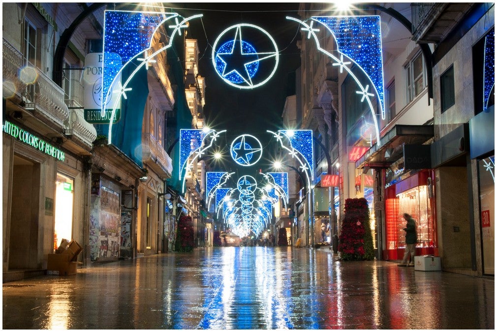 La colocación de las luces de Navidad en Vigo ya han comenzado La colocación de las luces de Navidad en Vigo ya han comenzado