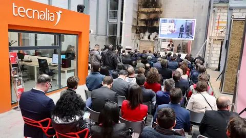 Primer laboratorio de ensayos de fuego a gran escala para fachadas de TECNALIA. Primer laboratorio de ensayos de fuego a gran escala para fachadas de TECNALIA.