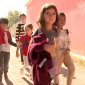Los niños de un colegio de Zaragoza caminan cada día más de medio km para llegar a un comedor provisional
