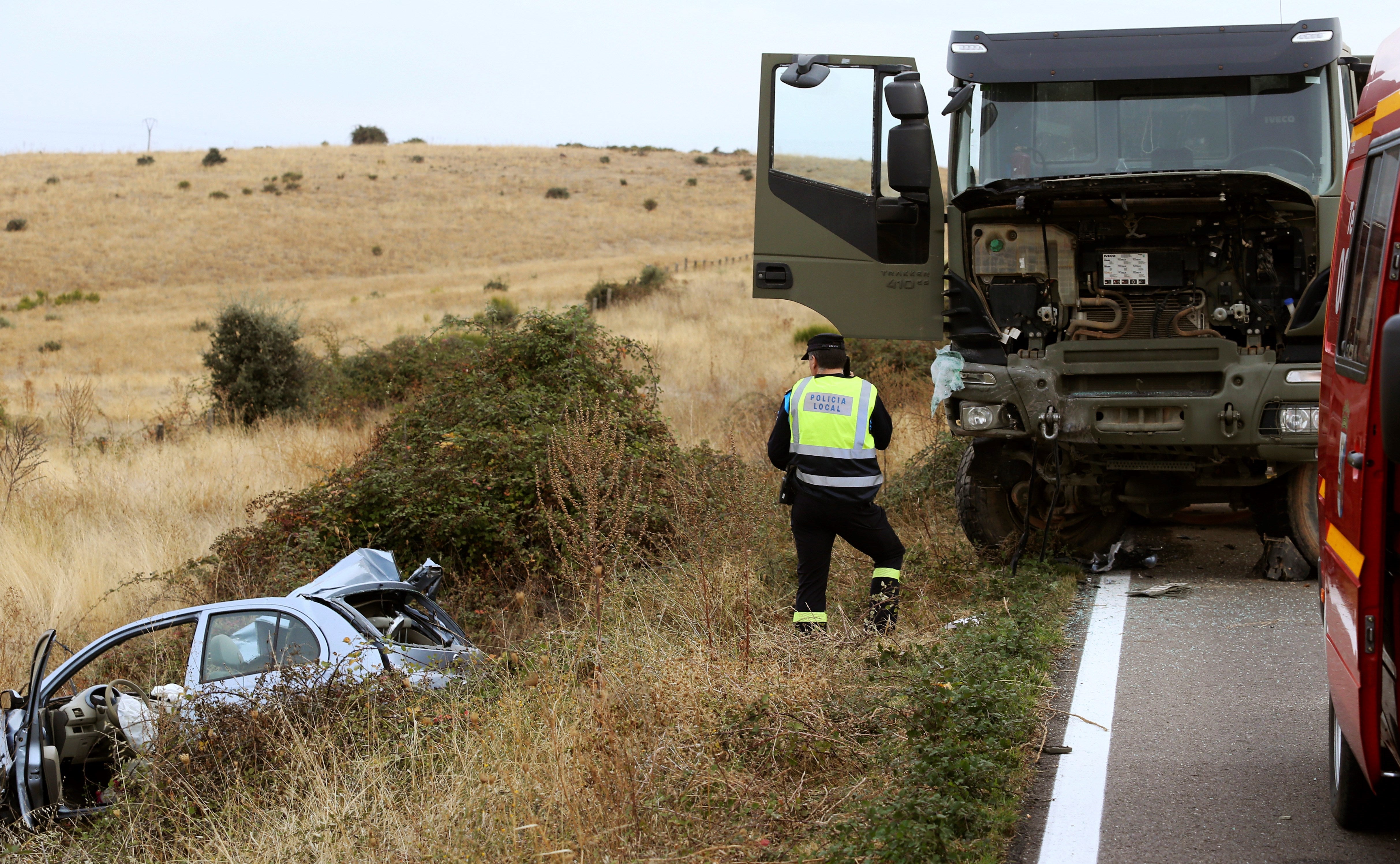 Muere una niña de 5 años en una colisión entre un turismo y un camión del Ejército en Salamanca Muere una niña de 5 años en una colisión entre un turismo y un camión del Ejército en Salamanca