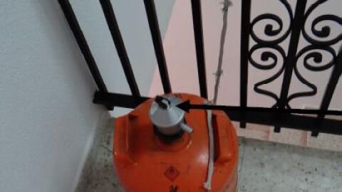 Artefacto casero ubicado en el Ayuntamiento de Santo Tom&eacute; del Puerto