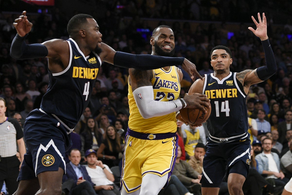 LeBron James ya luce con los Lakers y termina con los Nuggets con su primer triple-doble en Los Ángeles LeBron James ya luce con los Lakers y termina con los Nuggets con su primer triple-doble en Los Ángeles