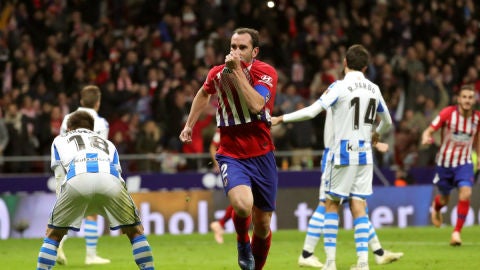 Diego God&iacute;n celebra un gol