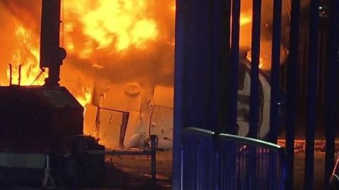 El helic&oacute;ptero del due&ntilde;o del Leicester, en llamas