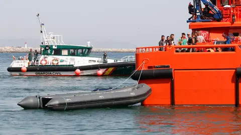 Llegada al puerto de Almería de un grupo de inmigrantes que fue rescatado en dos pateras