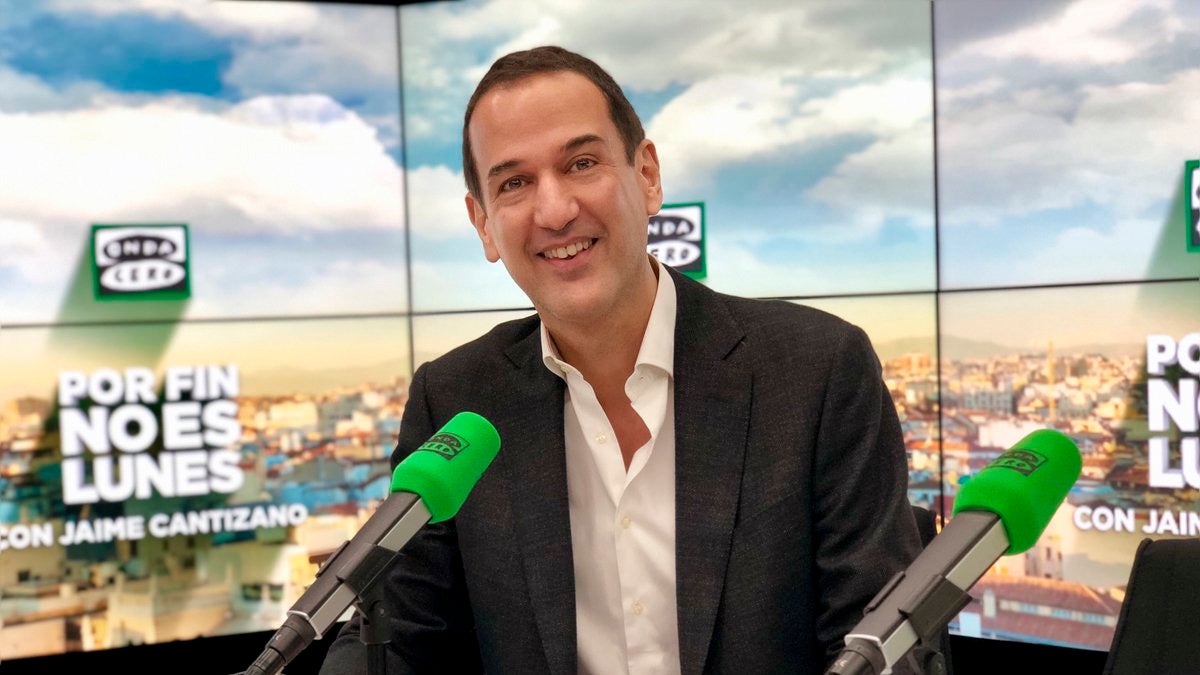 Roberto Santiago: "Escribo lo que me hubiese gustado leer cuando era niño" Roberto Santiago: "Escribo lo que me hubiese gustado leer cuando era niño"