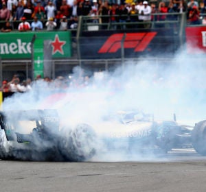 Hamilton hace un 'donut' en México Hamilton hace un 'donut' en México