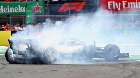 Hamilton hace un 'donut' en M&eacute;xico
