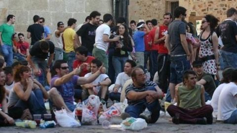 Ayuntamiento y hosteleros buscan mitigar los efectos del botell&oacute;n