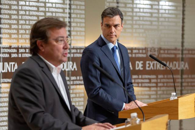 El Gobierno central concede la Gran Cruz de Carlos III a Fernández Vara y Lambán a título póstumo El Gobierno central concede la Gran Cruz de Carlos III a Fernández Vara y Lambán a título póstumo