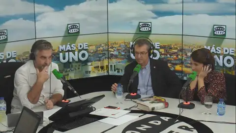 VÍDEO completo de la entrevista a Santiago Posteguillo y Ayanta Barilli en Más de uno VÍDEO completo de la entrevista a Santiago Posteguillo y Ayanta Barilli en Más de uno