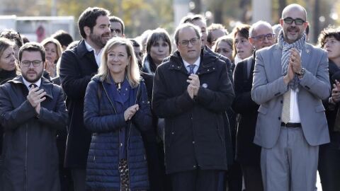 Miquel Buch, acompa&ntilde;ado por Quim Torra y el resto del Govern a su llegada al TSJC