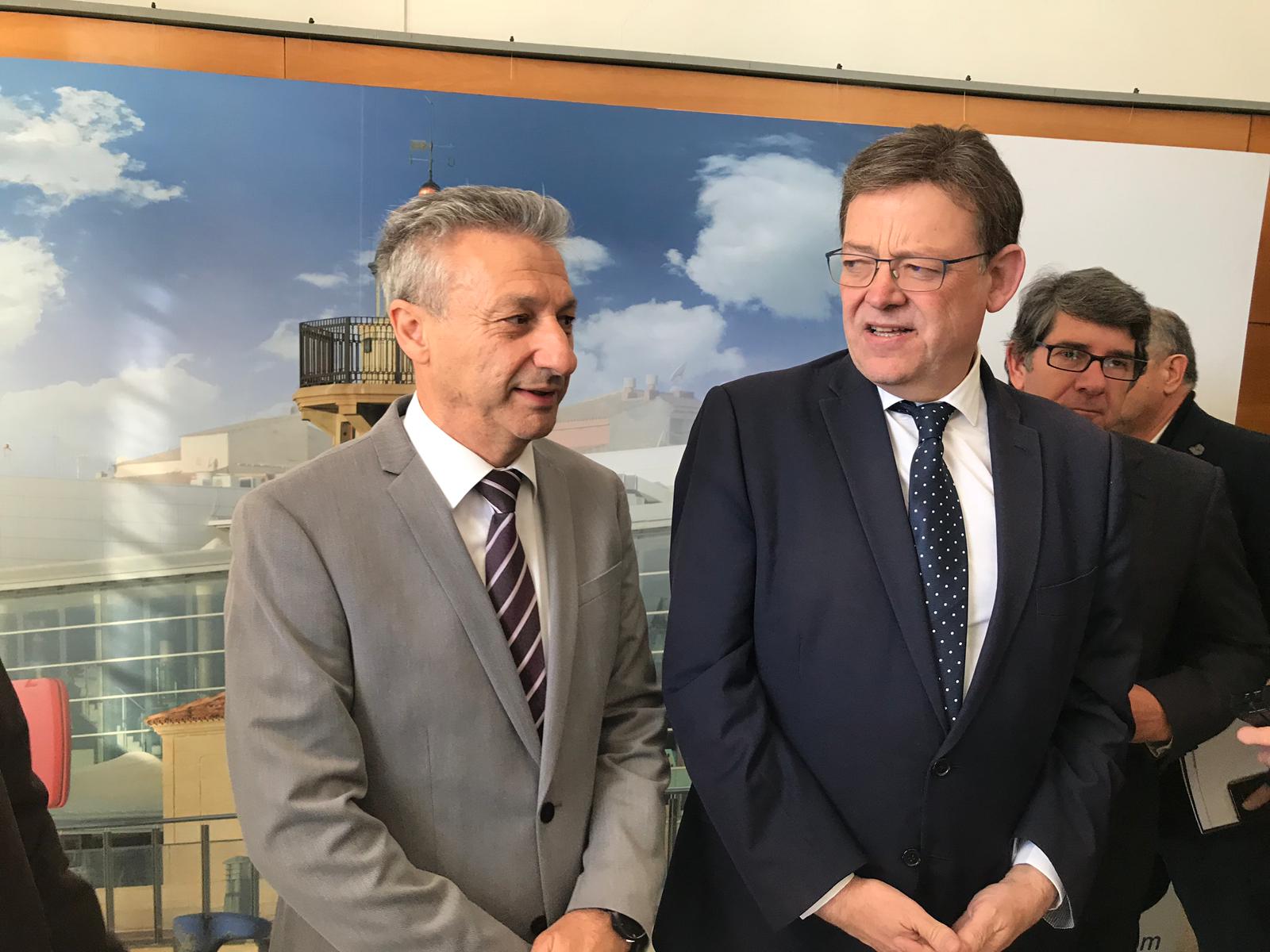 Puig subraya la importancia del puerto de Castellón como "palanca para la mejora de la competitividad de las empresas" Puig subraya la importancia del puerto de Castellón como "palanca para la mejora de la competitividad de las empresas"