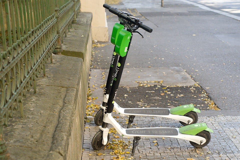 Los patinetes eléctricos ya tienen la bendición del padre Ángel Los patinetes eléctricos ya tienen la bendición del padre Ángel