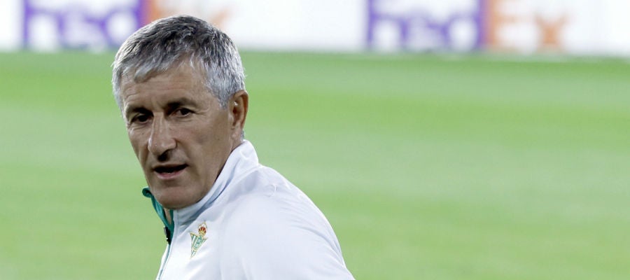 Quique Setién, en un entrenamiento Quique Setién, en un entrenamiento